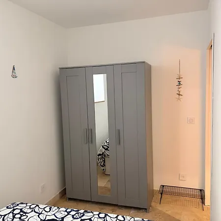 At Julie's Апартаменты